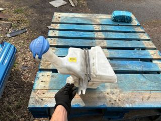 bontott KIA RIO Ablakmosó Tartály