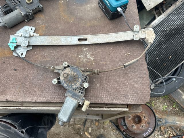 bontott KIA RIO Bal első Ablakemelő Szerkezet (Elektromos)