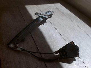 bontott KIA RIO Bal első Ablakemelő Szerkezet (Mechanikus)