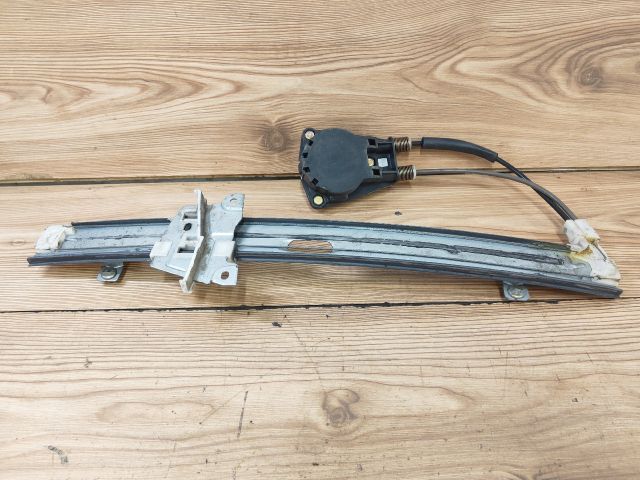 bontott KIA RIO Bal első Ablakemelő Szerkezet (Mechanikus)