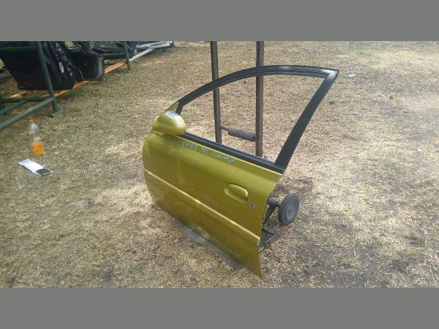 bontott KIA RIO Bal első Ajtó (Részeivel)