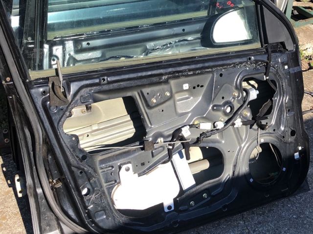 bontott KIA RIO Bal első Ajtó (Üres lemez)