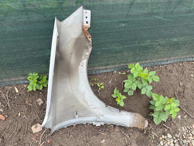 bontott KIA RIO Bal első Sárvédő