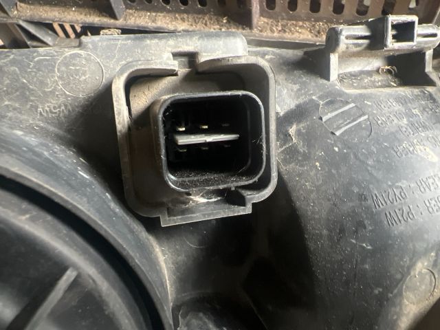 bontott KIA RIO Bal Fényszóró