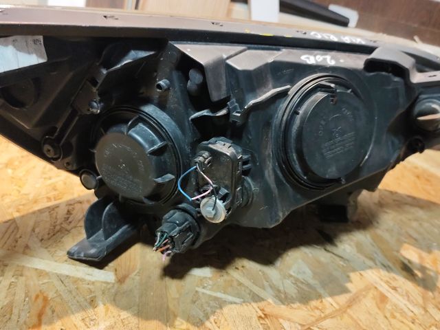 bontott KIA RIO Bal Fényszóró