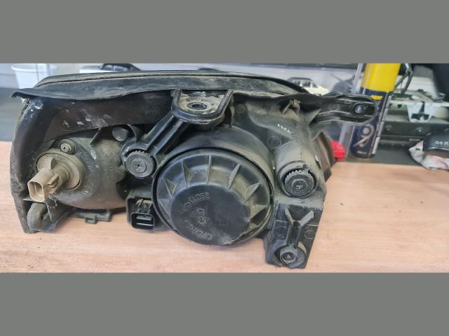 bontott KIA RIO Bal Fényszóró