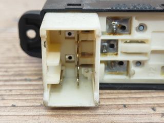 bontott KIA RIO Bal hátsó Ablakemelő Kapcsoló