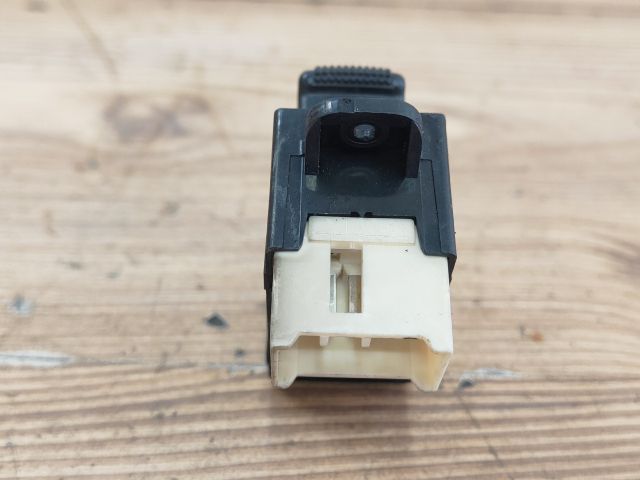 bontott KIA RIO Bal hátsó Ablakemelő Kapcsoló