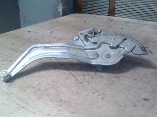 bontott KIA RIO Bal hátsó Ablakemelő Szerkezet (Mechanikus)