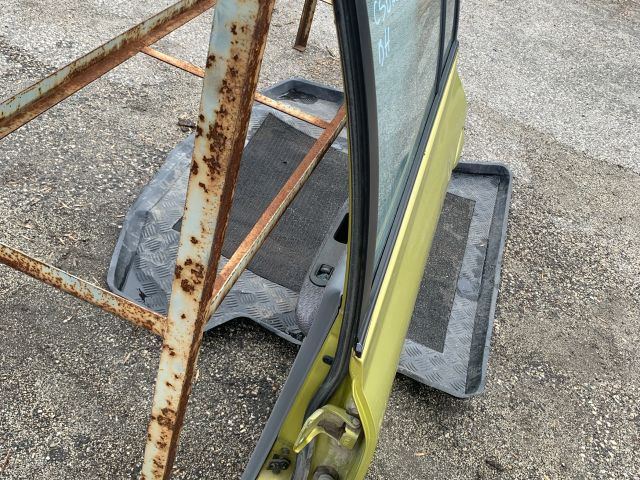 bontott KIA RIO Bal hátsó Ajtó (Részeivel)