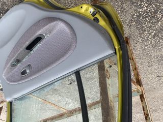 bontott KIA RIO Bal hátsó Ajtó (Részeivel)