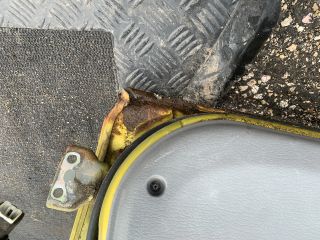 bontott KIA RIO Bal hátsó Ajtó (Részeivel)