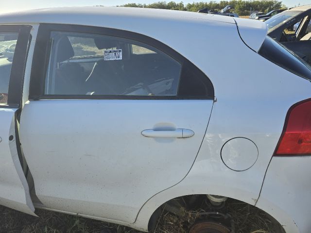 bontott KIA RIO Bal hátsó Ajtó (Üres lemez)