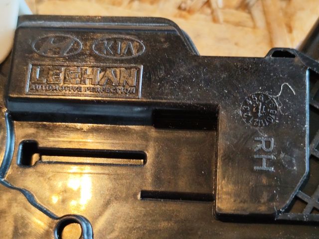 bontott KIA RIO Bal hátsó Ajtózár