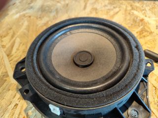 bontott KIA RIO Bal hátsó Hangszóró