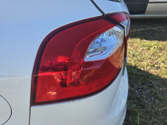 bontott KIA RIO Bal Külső Hátsó Lámpa