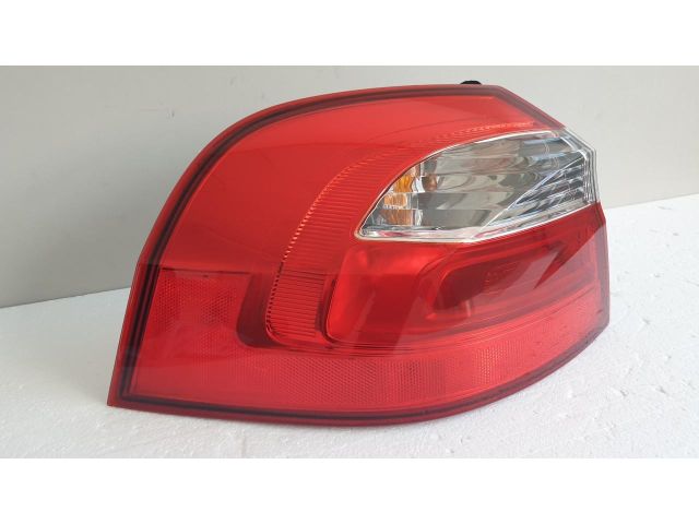 bontott KIA RIO Bal Külső Hátsó Lámpa