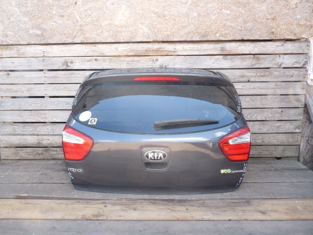 bontott KIA RIO Csomagtérajtó (Részeivel)