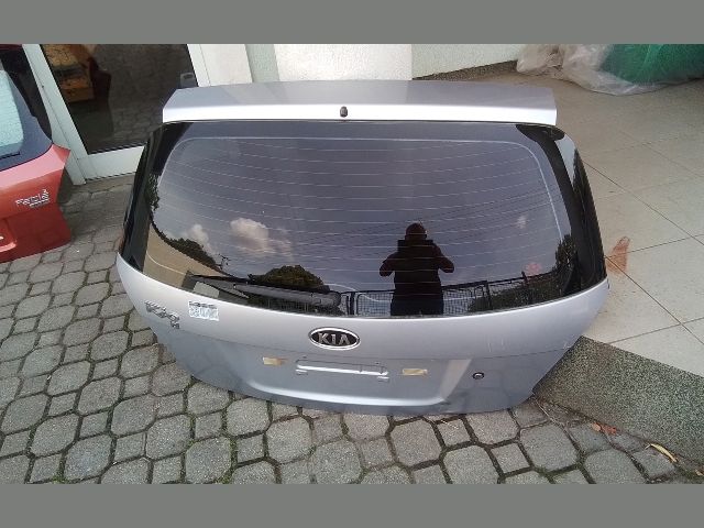 bontott KIA RIO Csomagtérajtó (Részeivel)