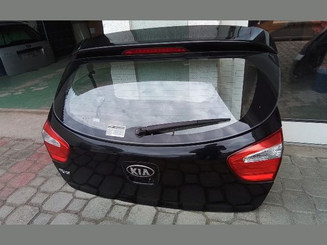 bontott KIA RIO Csomagtérajtó (Részeivel)