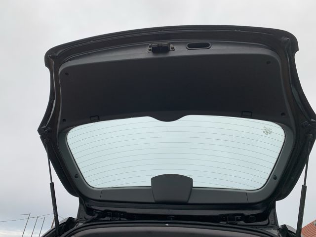 bontott KIA RIO Csomagtérajtó (Üres lemez)