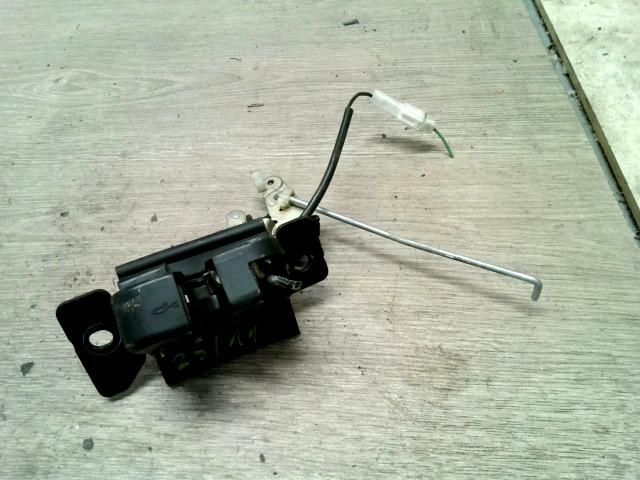 bontott KIA RIO Csomagtérajtó Zárszerkezet