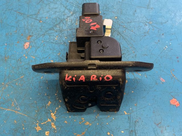 bontott KIA RIO Csomagtérajtó Zárszerkezet