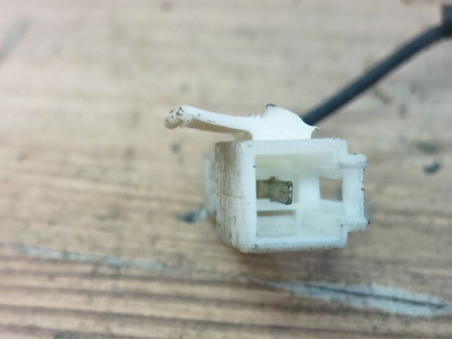 bontott KIA RIO Csomagtérajtó Zárszerkezet