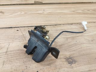 bontott KIA RIO Csomagtérajtó Zárszerkezet