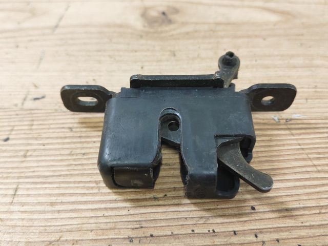 bontott KIA RIO Csomagtérajtó Zárszerkezet