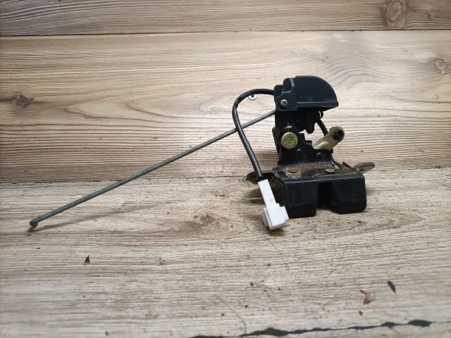 bontott KIA RIO Csomagtérajtó Zárszerkezet