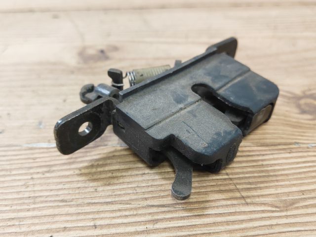 bontott KIA RIO Csomagtérajtó Zárszerkezet