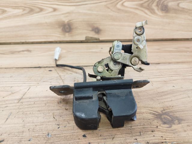 bontott KIA RIO Csomagtérajtó Zárszerkezet