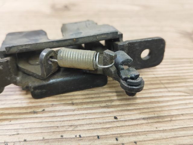 bontott KIA RIO Csomagtérajtó Zárszerkezet