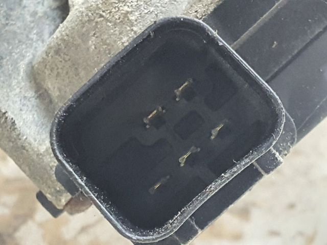 bontott KIA RIO Első Ablaktörlő Szerkezet Motorral