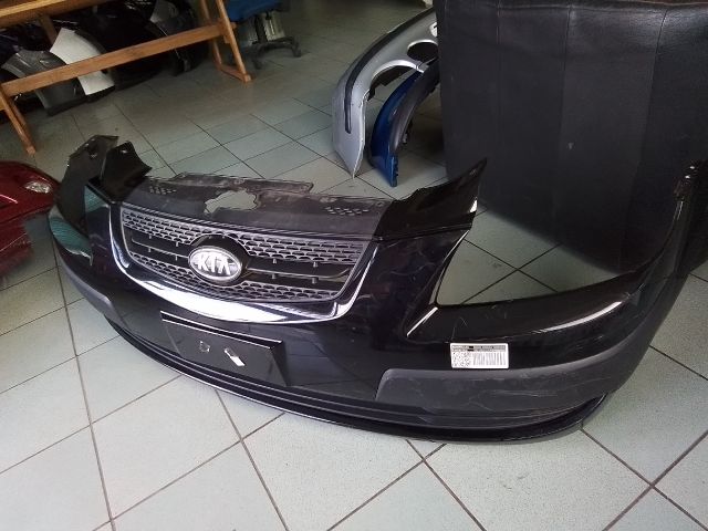 bontott KIA RIO Első Lökhárító (Részeivel)