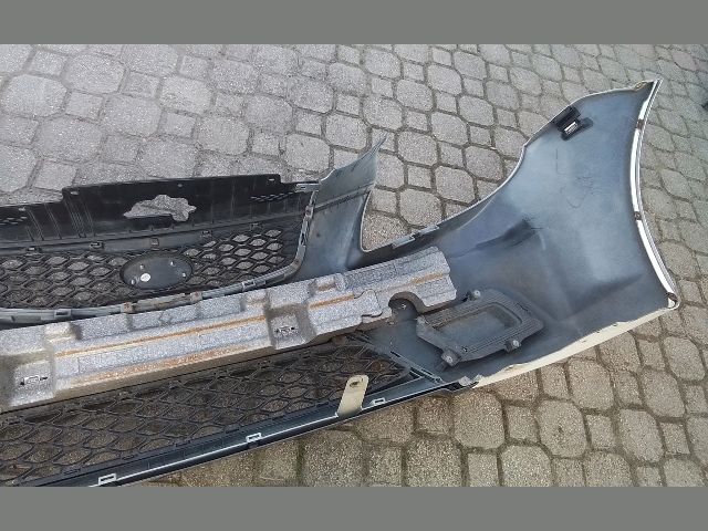 bontott KIA RIO Első Lökhárító (Részeivel)