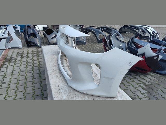 bontott KIA RIO Első Lökhárító (Üresen)
