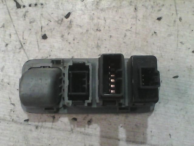 bontott KIA RIO Hátsó Ablaktörlő Kapcsoló