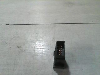 bontott KIA RIO Hátsó Ablaktörlő Kapcsoló