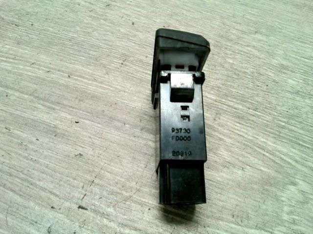 bontott KIA RIO Hátsó Ködzárófény Kapcsoló