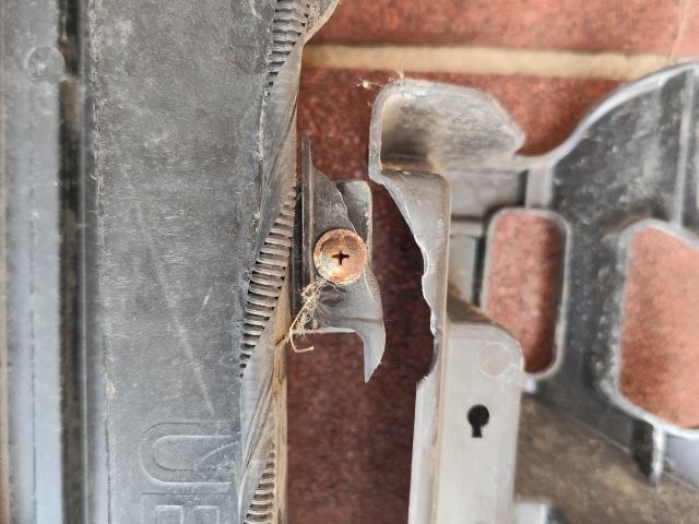 bontott KIA RIO Hátsó Lökhárító Merevítő (Fém)