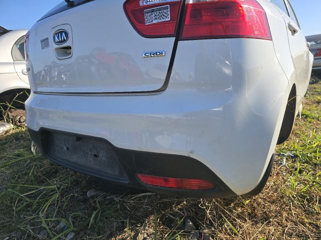 bontott KIA RIO Hátsó Lökhárító (Részeivel)