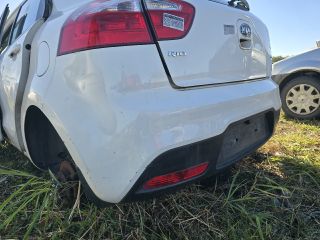 bontott KIA RIO Hátsó Lökhárító (Részeivel)