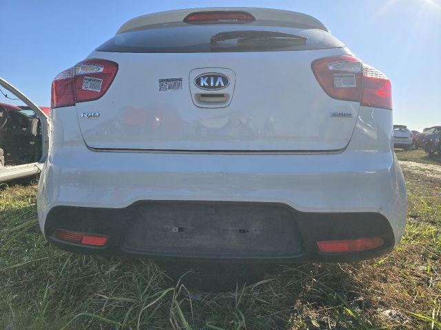 bontott KIA RIO Hátsó Lökhárító (Részeivel)