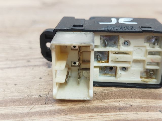 bontott KIA RIO Jobb első Ablakemelő Kapcsoló