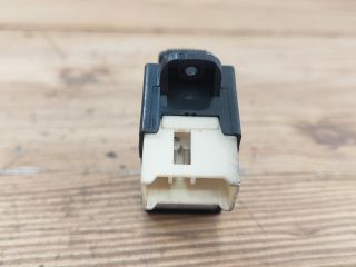 bontott KIA RIO Jobb első Ablakemelő Kapcsoló