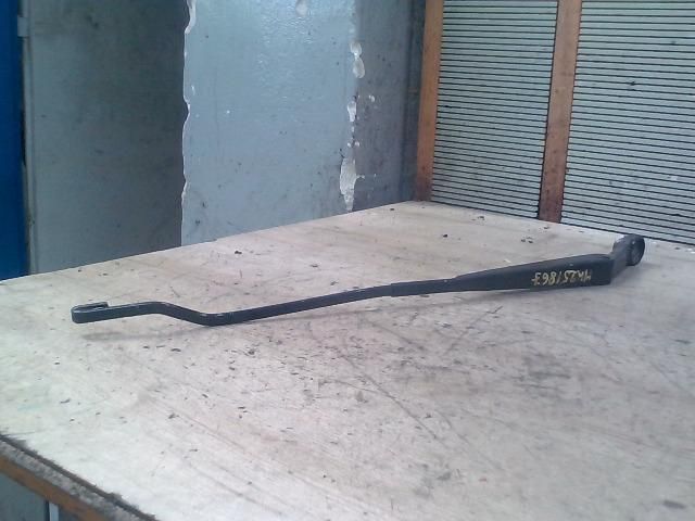 bontott KIA RIO Jobb első Ablaktörlő Kar