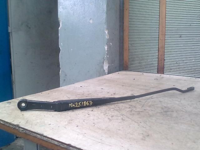 bontott KIA RIO Jobb első Ablaktörlő Kar