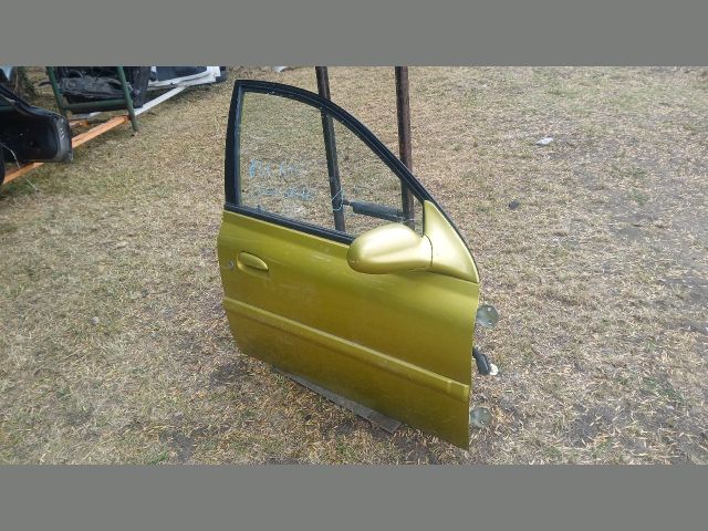 bontott KIA RIO Jobb első Ajtó (Részeivel)